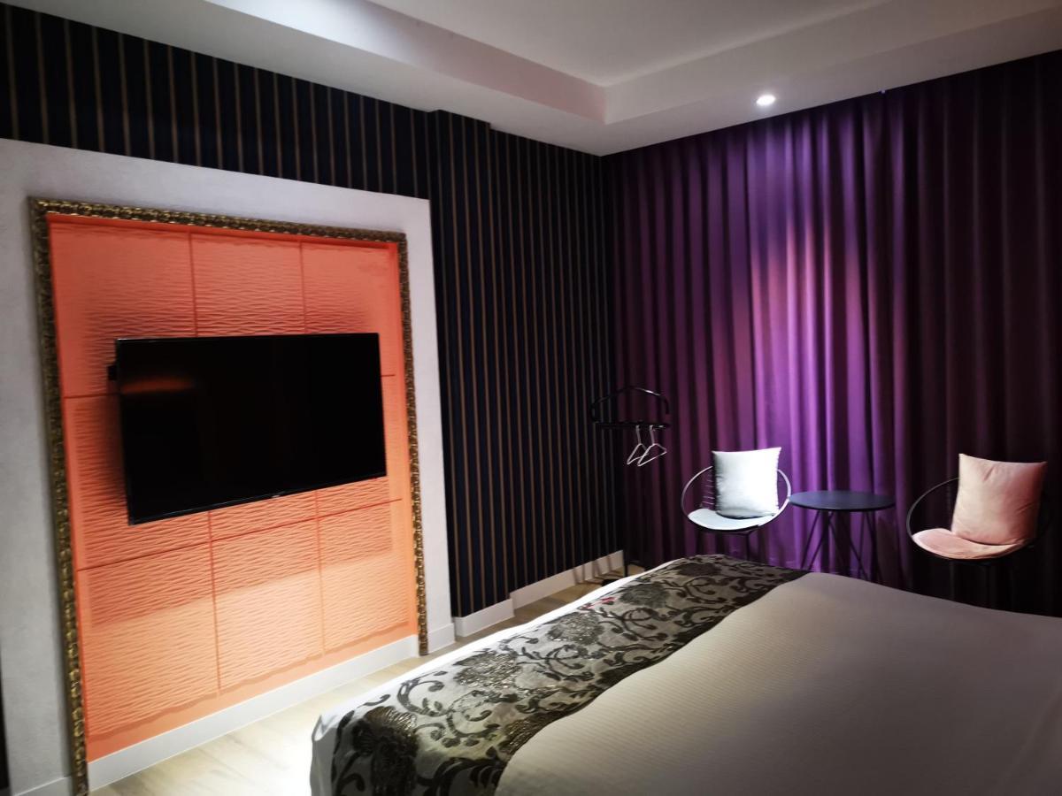 Love Story Motel Тайпей Екстериор снимка